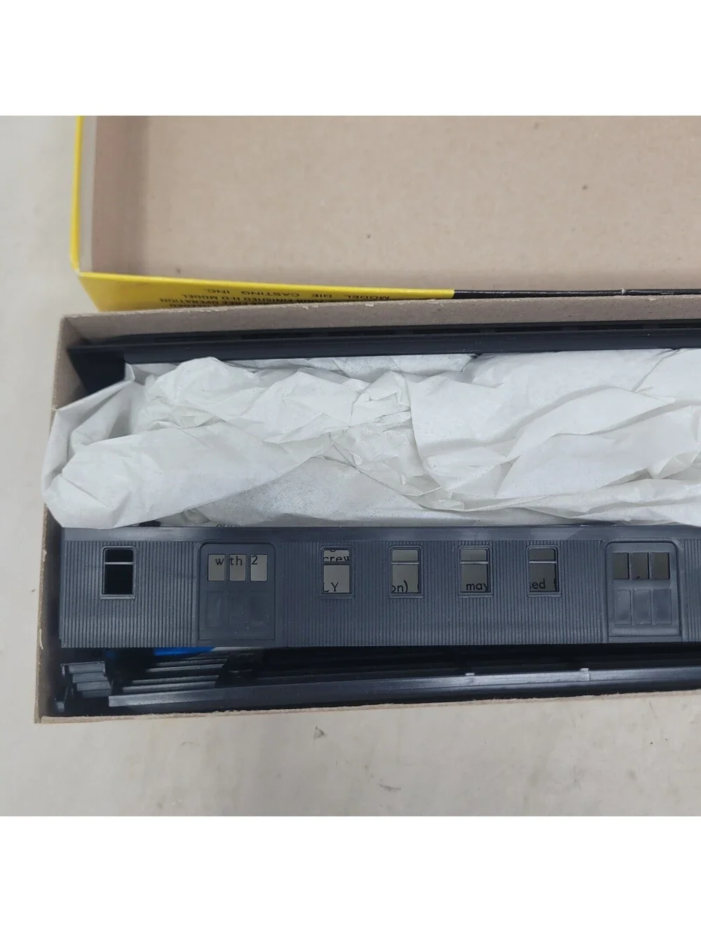 Roundhouse HO 50' Overland Unlettered Undecorated Passenger Mail Car Kit NEW